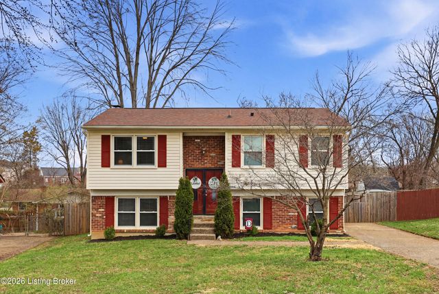 8814 High Point Cir, Louisville, KY 40299