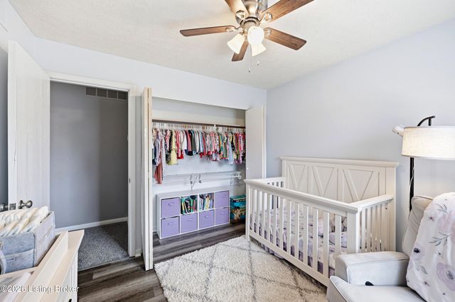 8814 High Point Cir, Louisville, KY 40299