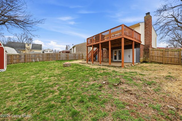 8814 High Point Cir, Louisville, KY 40299