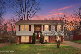 8814 High Point Cir, Louisville, KY 40299