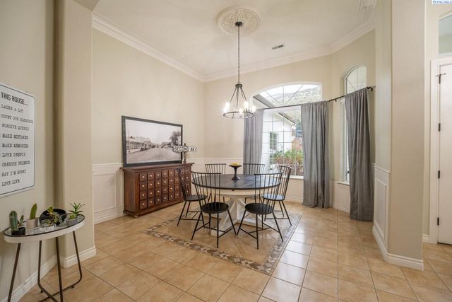 1348 Country Ridge Drive, Richland, WA 99352