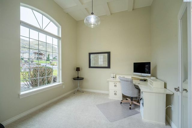 1348 Country Ridge Drive, Richland, WA 99352