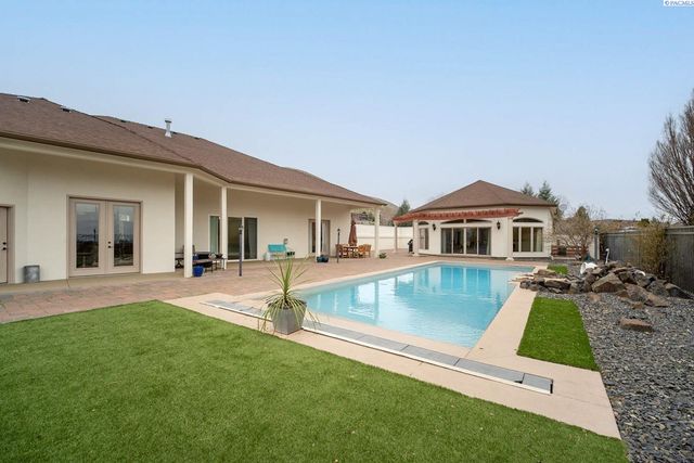 1348 Country Ridge Drive, Richland, WA 99352