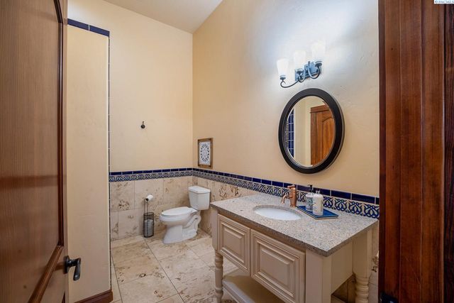 1348 Country Ridge Drive, Richland, WA 99352