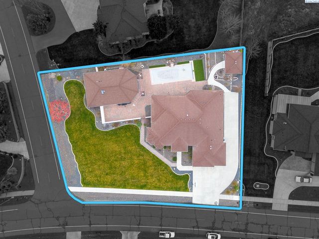 1348 Country Ridge Drive, Richland, WA 99352