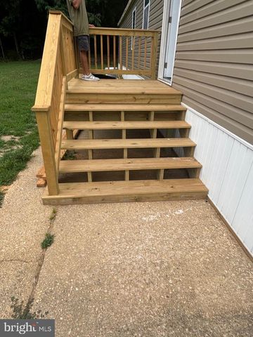 214 JAGUAR DR, Lothian, MD 20711