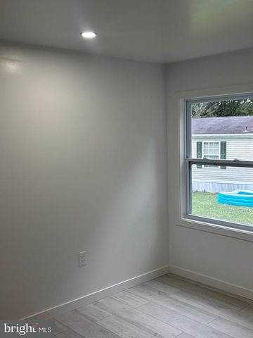 214 JAGUAR DR, Lothian, MD 20711