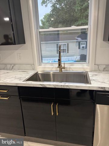 214 JAGUAR DR, Lothian, MD 20711
