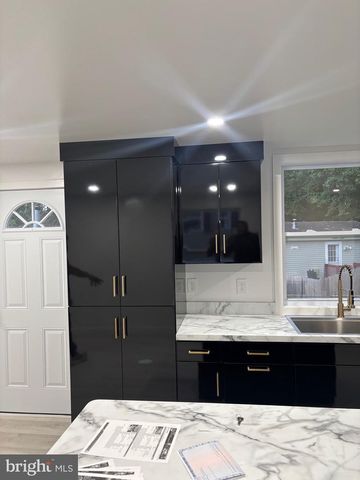 214 JAGUAR DR, Lothian, MD 20711