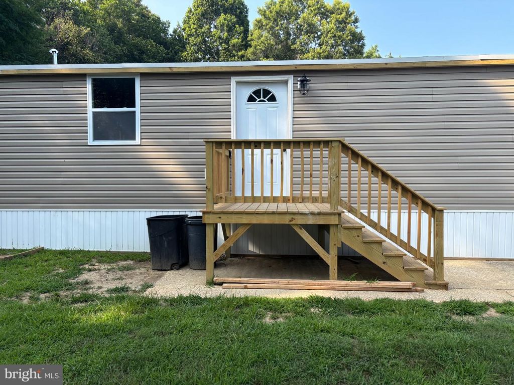 214 JAGUAR DR, Lothian, MD 20711