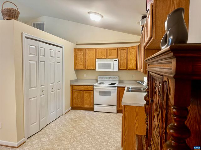 10 LOBLOLLY RD, Palmyra, VA 22963