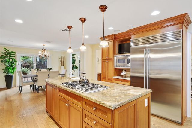 608 Middle River Dr, Fort Lauderdale, FL 33304