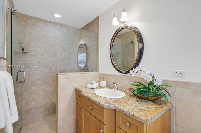 608 Middle River Dr, Fort Lauderdale, FL 33304