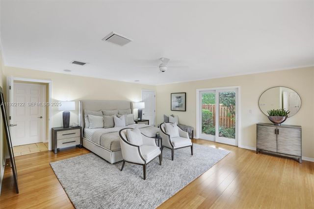 608 Middle River Dr, Fort Lauderdale, FL 33304