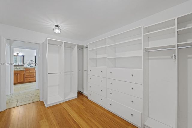 608 Middle River Dr, Fort Lauderdale, FL 33304