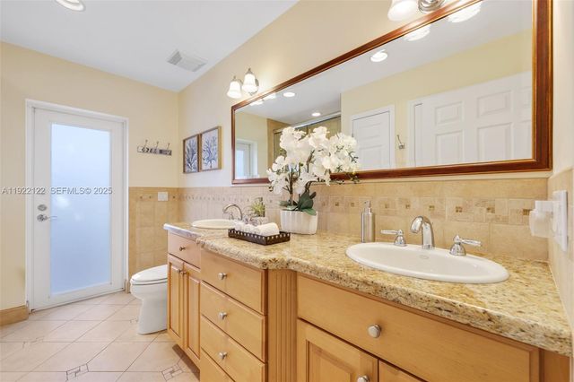 608 Middle River Dr, Fort Lauderdale, FL 33304