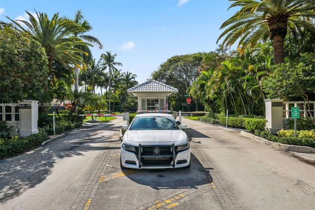 608 Middle River Dr, Fort Lauderdale, FL 33304