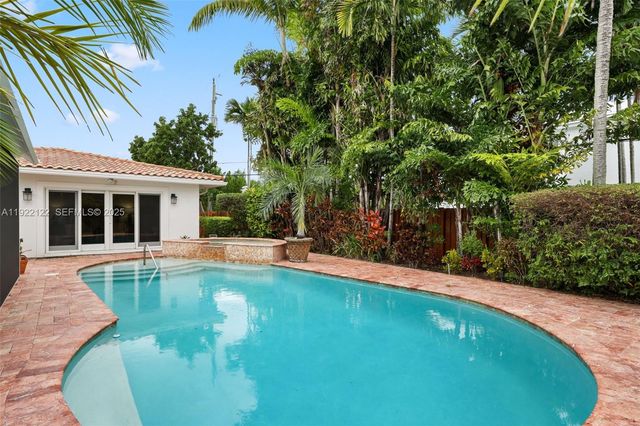 608 Middle River Dr, Fort Lauderdale, FL 33304