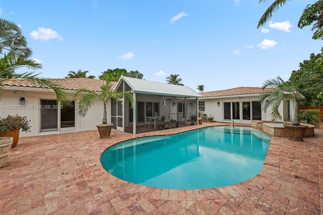 608 Middle River Dr, Fort Lauderdale, FL 33304