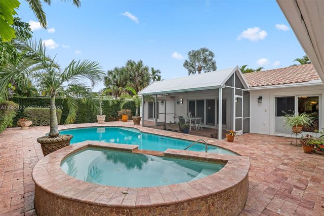 608 Middle River Dr, Fort Lauderdale, FL 33304