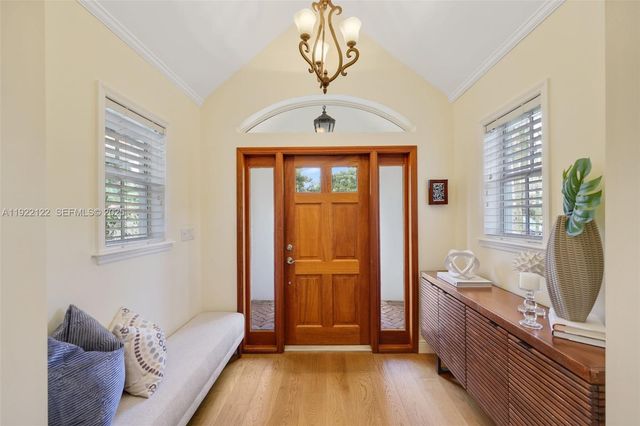 608 Middle River Dr, Fort Lauderdale, FL 33304