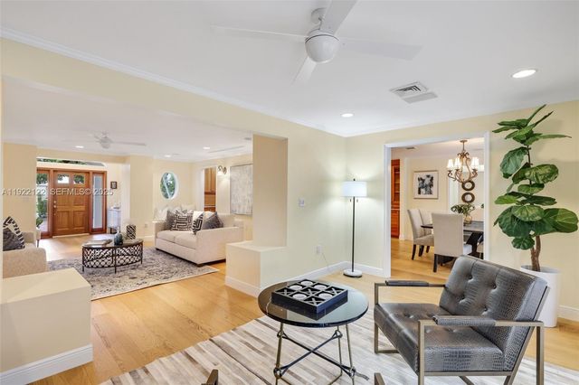 608 Middle River Dr, Fort Lauderdale, FL 33304