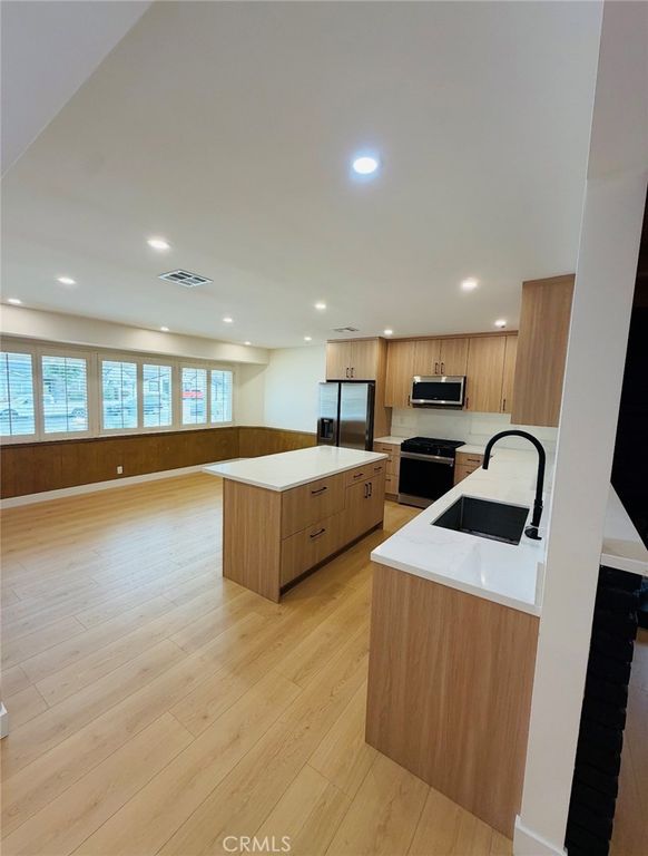 10024 Norwich Avenue, San Fernando, CA 91345