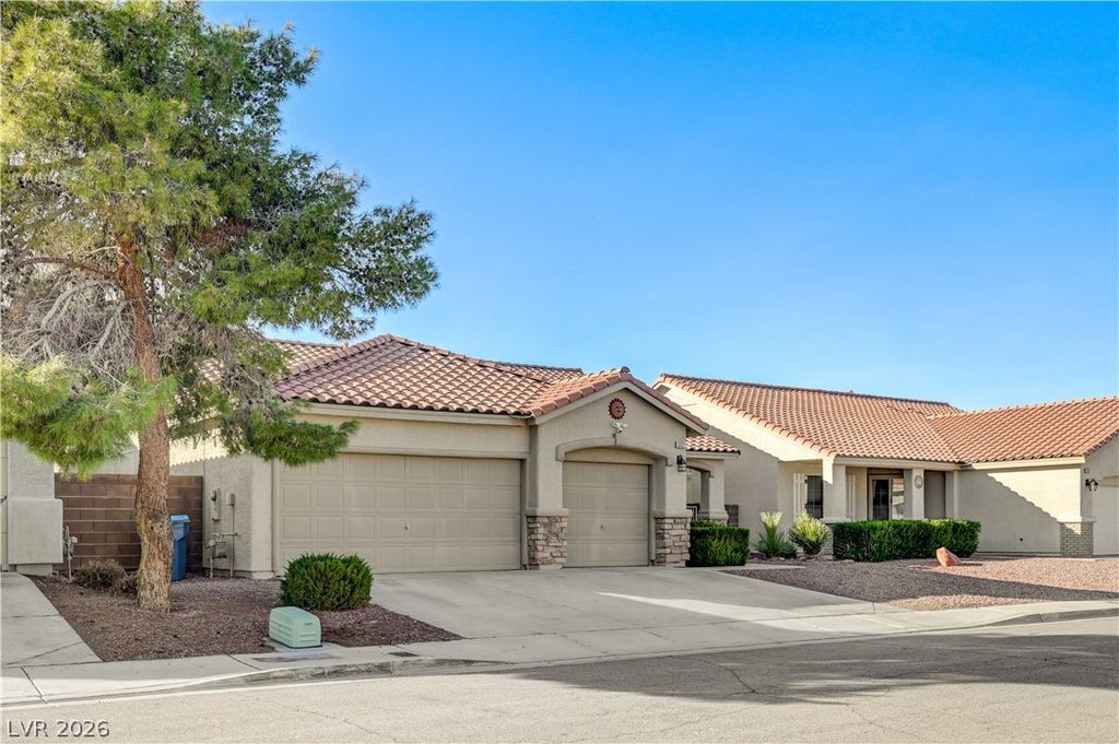 5851 Flight Wing Street, Las Vegas, NV 89113 — photo 4