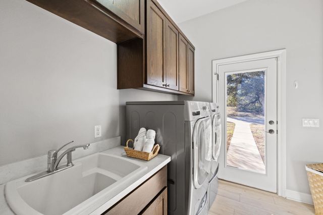 238 W Overlook Mountain RD, Buda, TX 78610