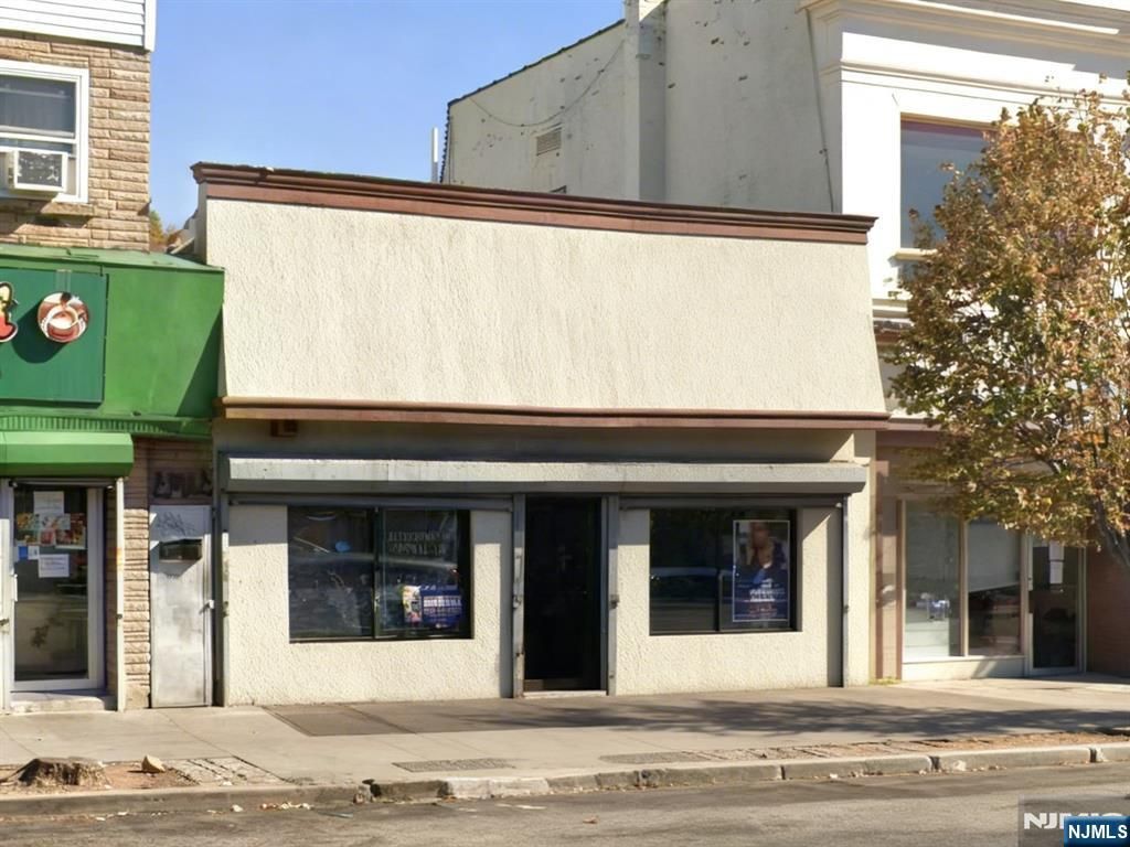 15 Bloomfield, Newark, NJ 07104