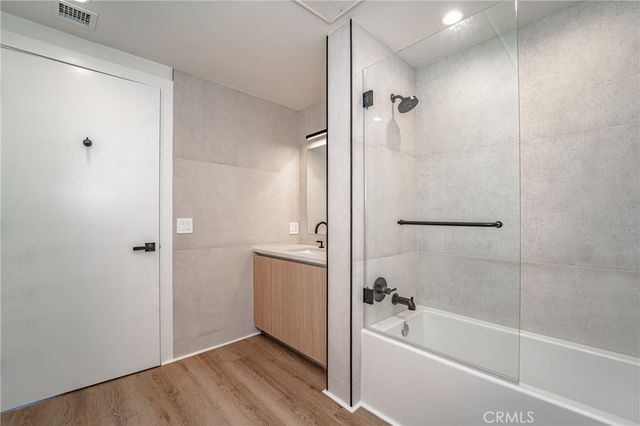 2828 London Street 305, Los Angeles, CA 90026