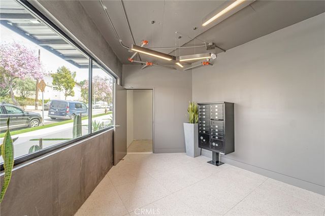 2828 London Street 305, Los Angeles, CA 90026