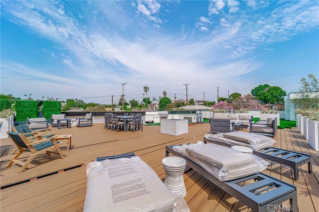2828 London Street 305, Los Angeles, CA 90026