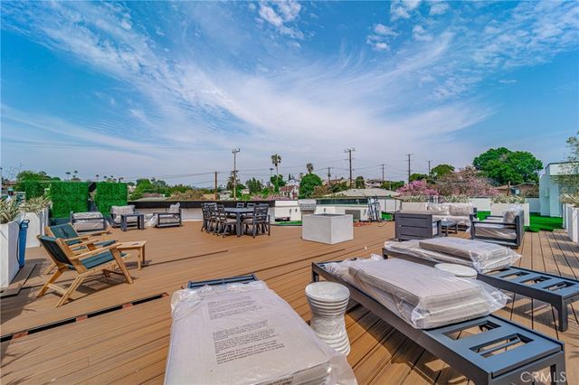 2828 London Street 305, Los Angeles, CA 90026