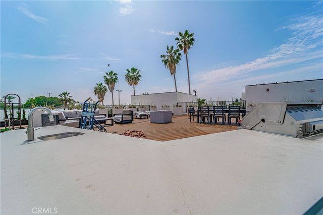 2828 London Street 305, Los Angeles, CA 90026