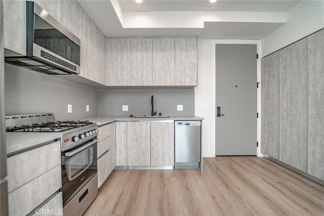 2828 London Street 305, Los Angeles, CA 90026