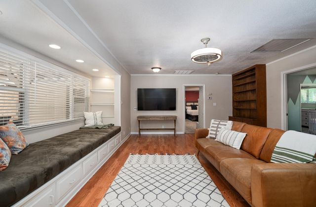 2173 S Minnewawa, Fresno, CA 93727