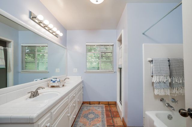 2173 S Minnewawa, Fresno, CA 93727