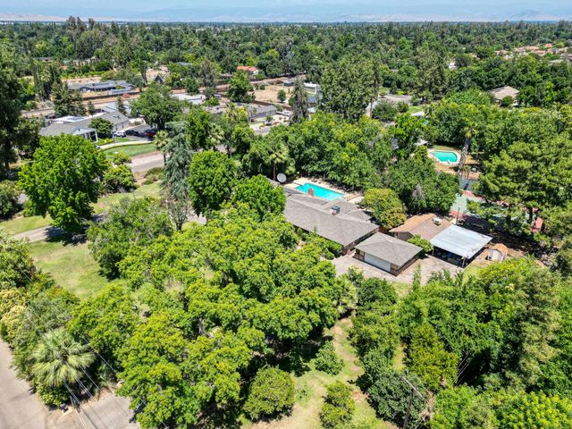 2173 S Minnewawa, Fresno, CA 93727