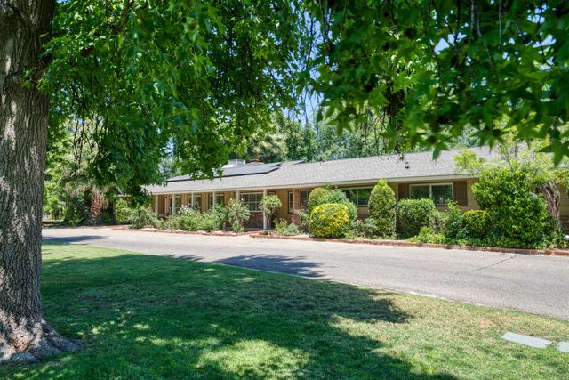 2173 S Minnewawa, Fresno, CA 93727
