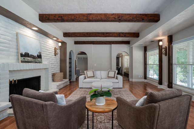 2173 S Minnewawa, Fresno, CA 93727