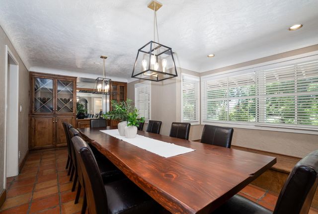2173 S Minnewawa, Fresno, CA 93727