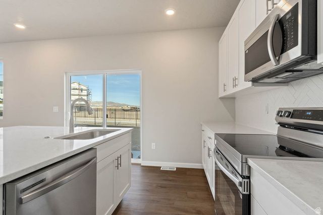 276 N ROUNDABOUT ST, Saratoga Springs, UT 84045