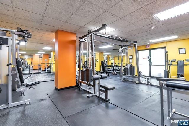 1836 Harmon Cove Tower 1836, Secaucus, NJ 07094