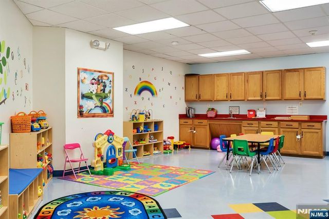 1836 Harmon Cove Tower 1836, Secaucus, NJ 07094