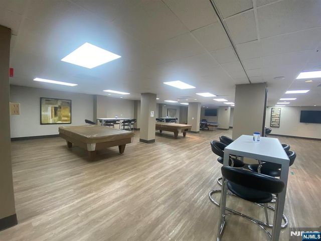 1836 Harmon Cove Tower 1836, Secaucus, NJ 07094