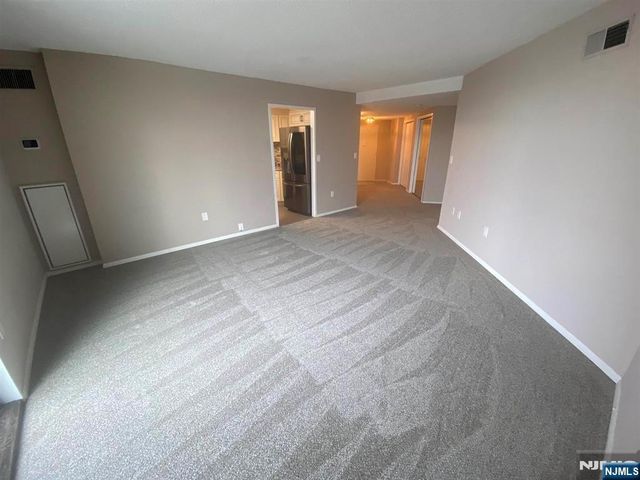 1836 Harmon Cove Tower 1836, Secaucus, NJ 07094