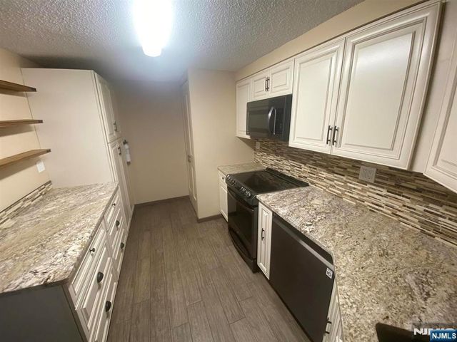 1836 Harmon Cove Tower 1836, Secaucus, NJ 07094