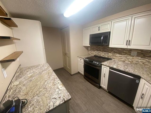 1836 Harmon Cove Tower 1836, Secaucus, NJ 07094