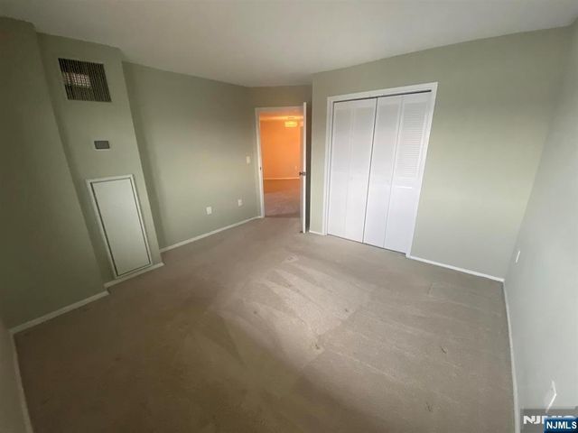 1836 Harmon Cove Tower 1836, Secaucus, NJ 07094